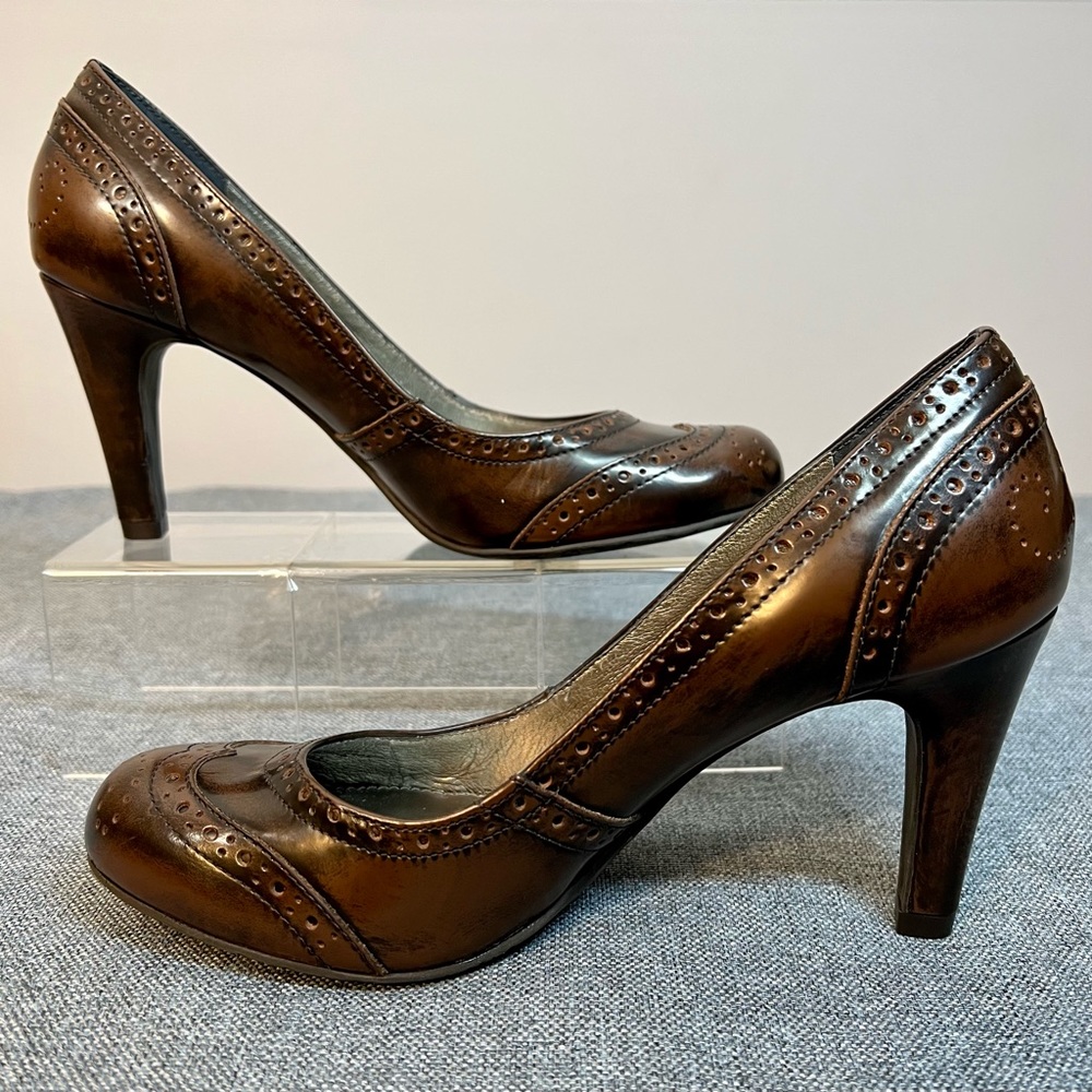 Dark brown Oxford leather heels, sz 8